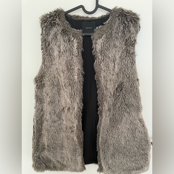 Aritzia - Talula Faux Fur Vest - Picture 2 of 3